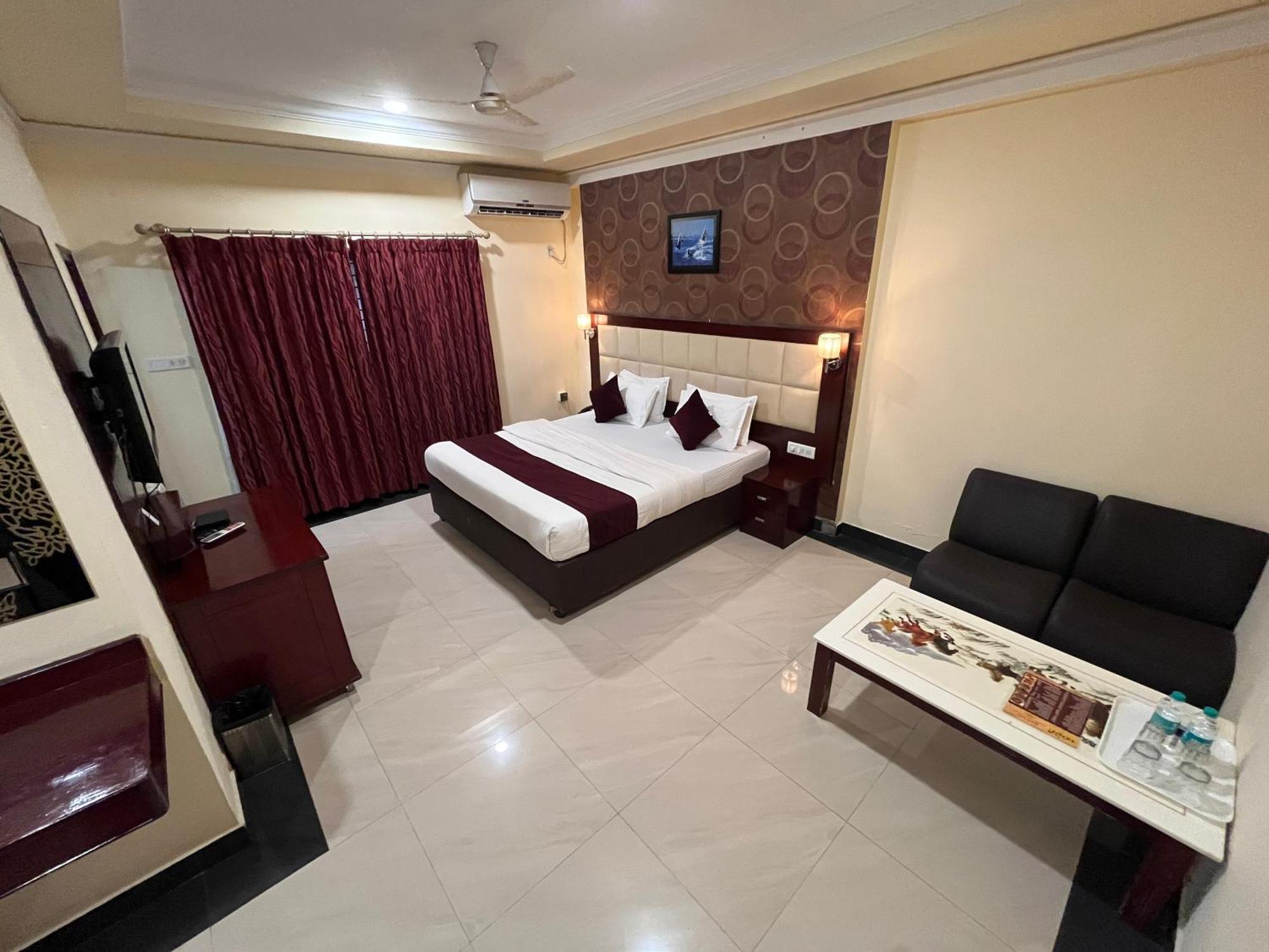 Ananya Comfortss Hospet Exterior foto