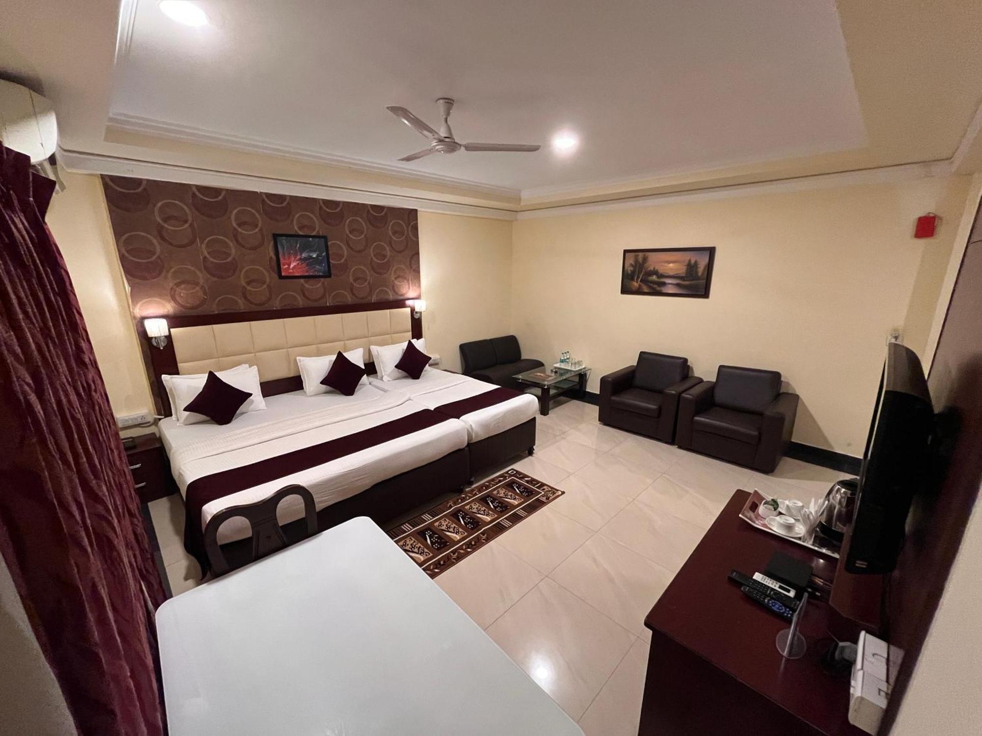 Ananya Comfortss Hospet Exterior foto